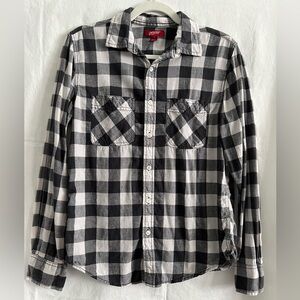 NWOT Arizona Jean Co. Button Down Checkered Shirt (size Small)
